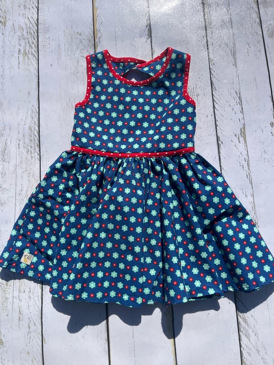 Wildflowers Other - Wildflowers 4 Sleeveless Dress with Red Trim
